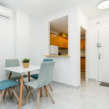 One Bedroom Flat Close To The * Торрев'єха